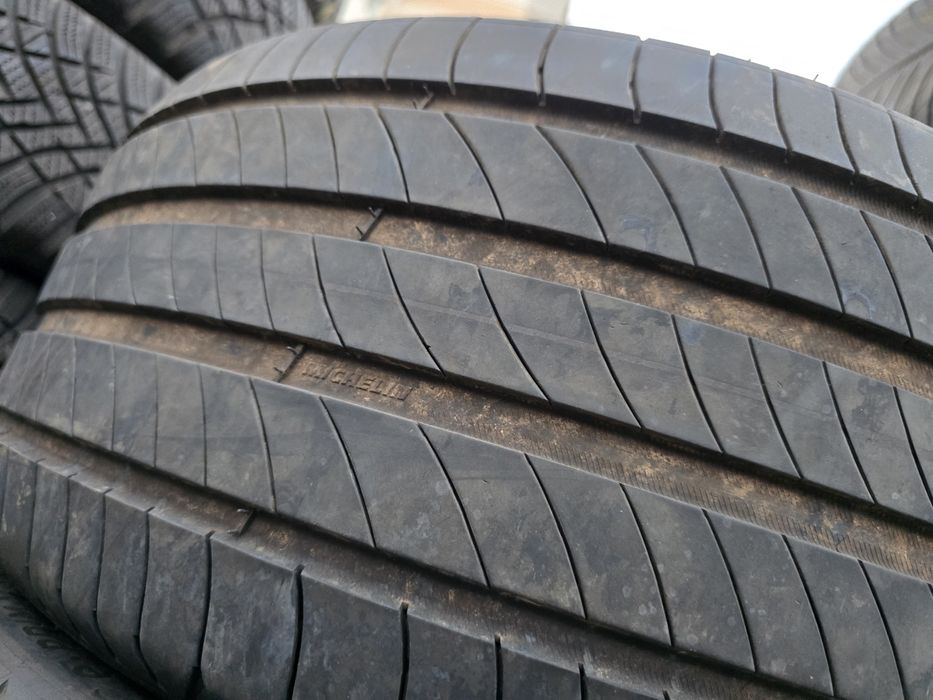 2бр Летни гуми 235 40 18 - Michelin