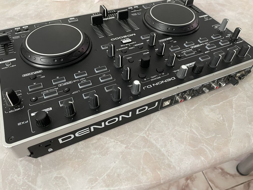 Consola DJ Denon MC2000