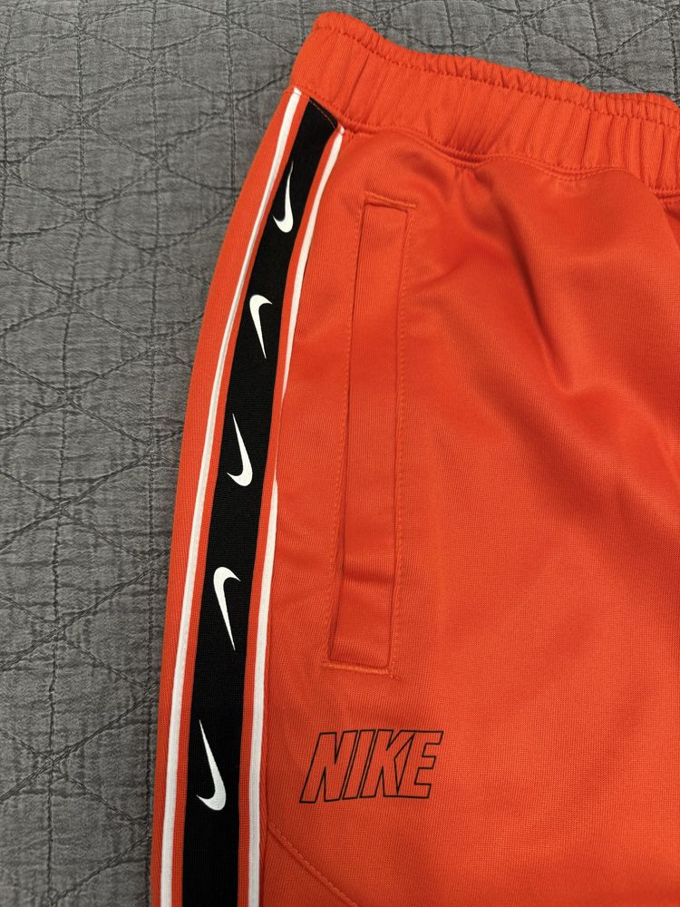 Оригинално панталон NIKE