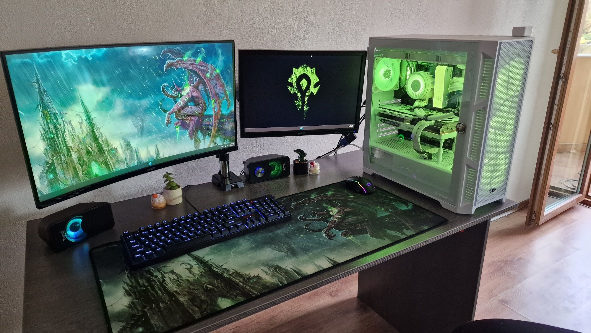 Геймърдки компютър Ryzen 7 5700X3D, RX 7800XT, 32GB