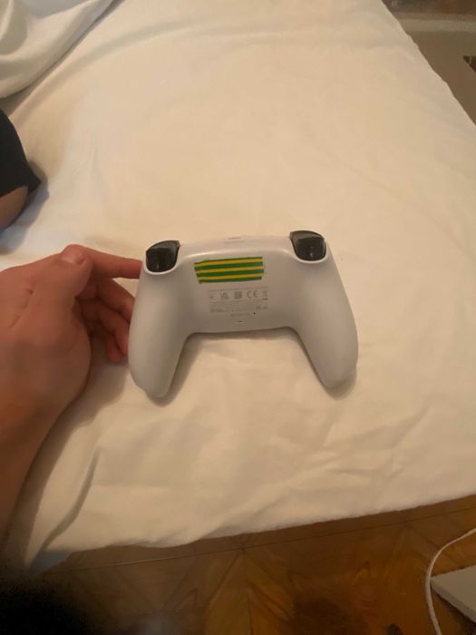 PS5 DualSense контролер – работи