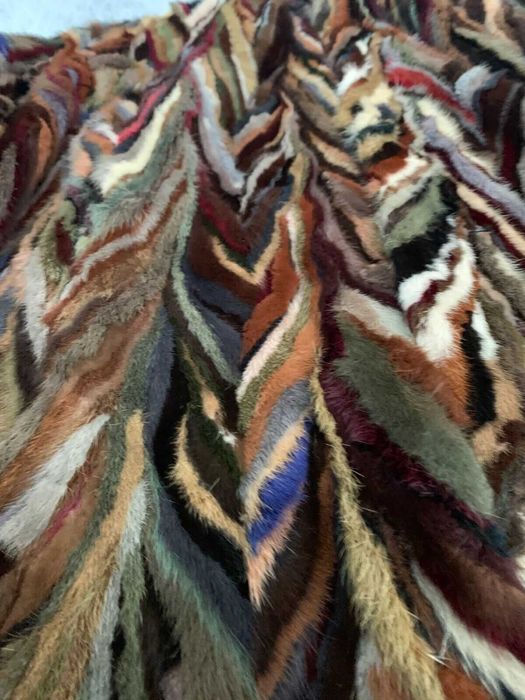 LUXURIANT! Sublima haina din vizon imperial ,vopsit.