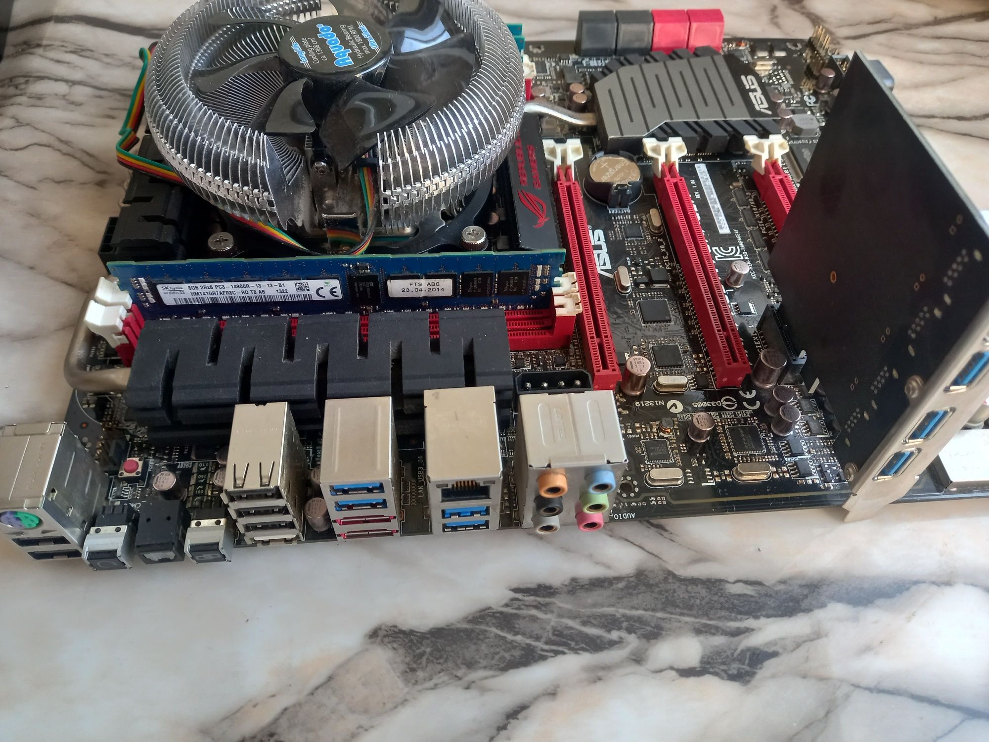 Дъно Asus Rampage IV Formul +Intel® Xeon E5-2696v2 +16gb-забележки