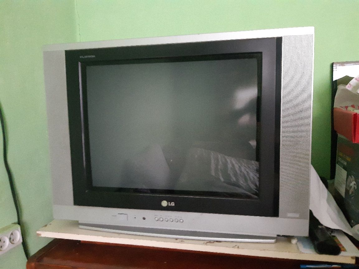 Телевизор LG электроника