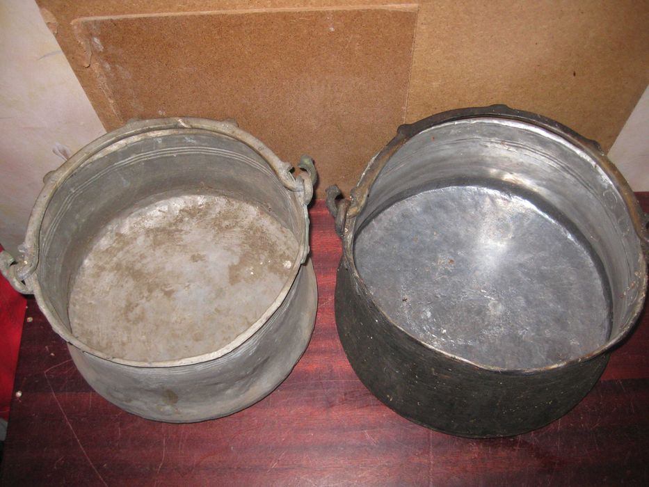 Два стари котела, бакъри.
Цена 55 лева, за брой.
Пращам по Еконт.