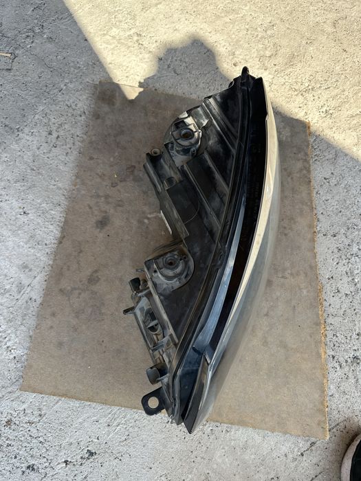 Vw Touran II ляв фар ксенон 13г