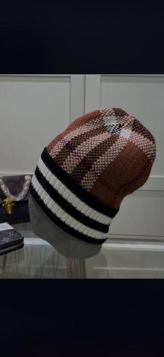 Fes Burberry model 2026, 2 modele