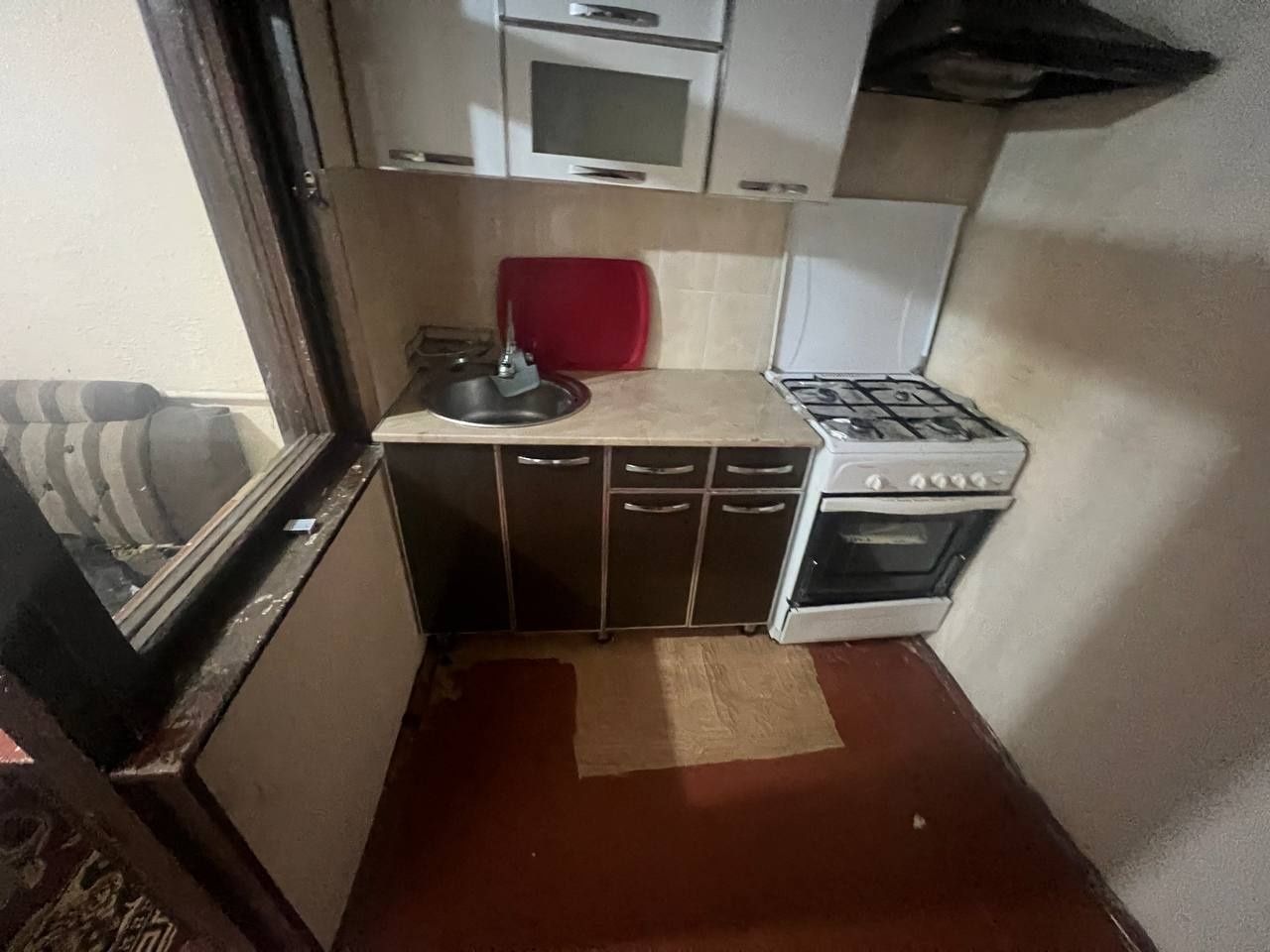 Oilaga 1xona 300ye.Chrsu Qoratosh Drujba metro yaqin.Rieltor50%