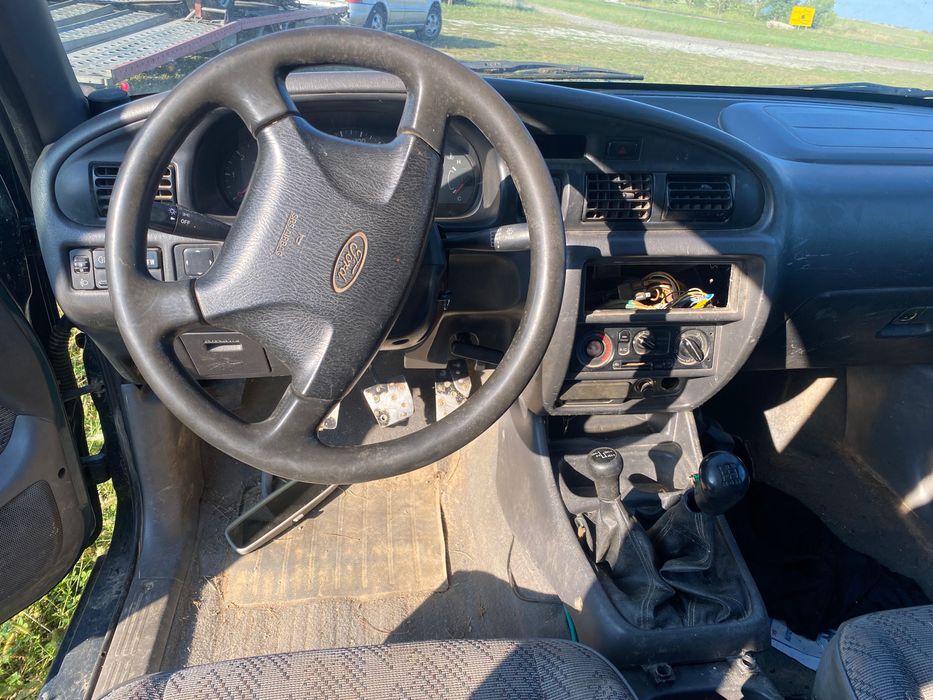 Dezmembrez 2xFord Ranger 2,5 TDI(Mazda B 2500) Ford Focus mot 2,0 tdci