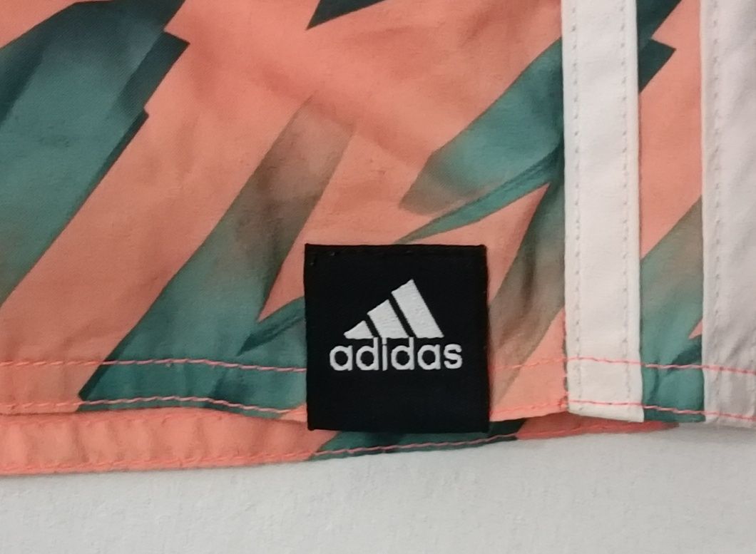 Adidas Graphic Shorts оригинални гащета M Адидас спорт шорти