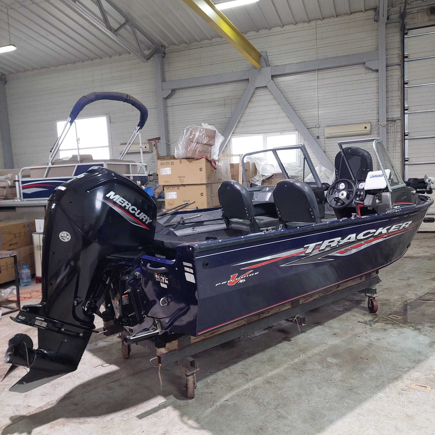 Tracker PRO GUIDE V–16 WT