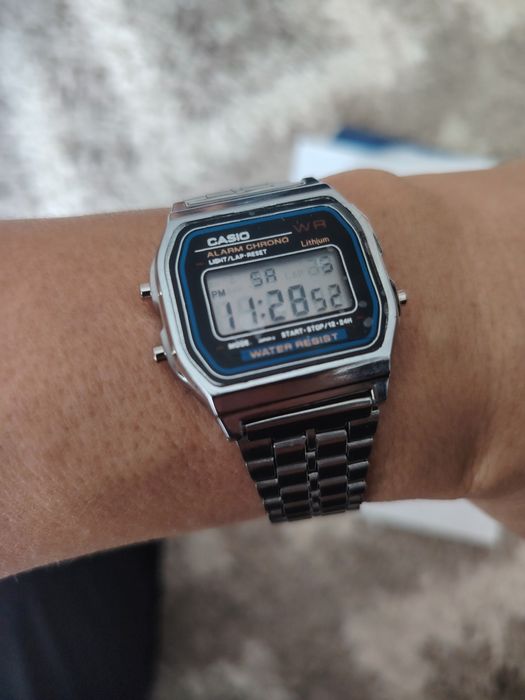 Часы электронные Casio