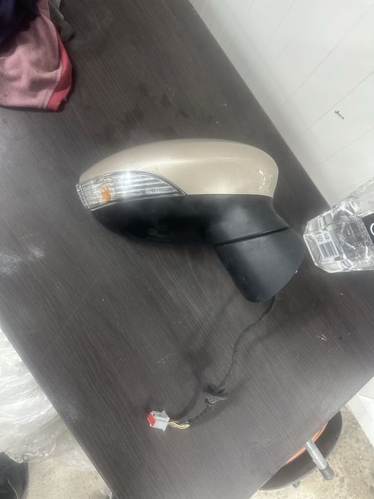 Oglindă dreapta ford fiesta