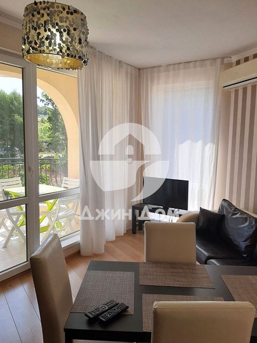 Тристаен апартамент в к-с „Саут Бийч Апартмент“, гр. Обзор