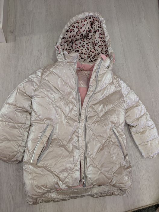 Теплая зимняя куртка на девочку 3-4 года