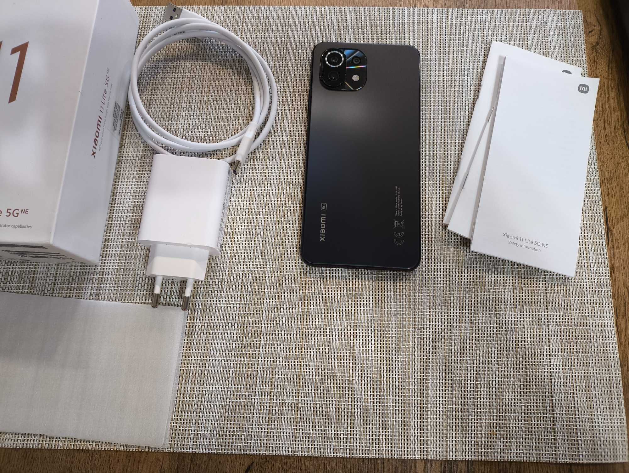Xiaomi Mi 11 Lite 5G – Отлично състояние, с кутия и зарядно