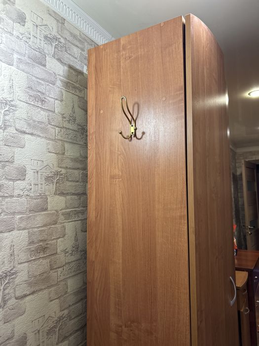 Продаю шкаф в прихожую