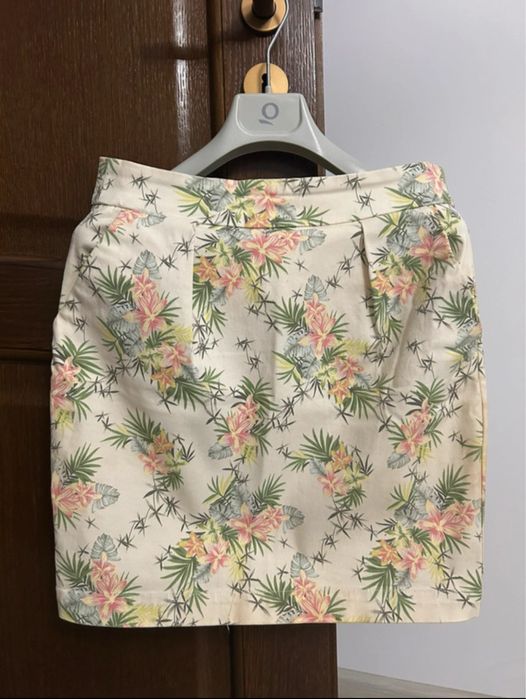 Fusta Zara model floral