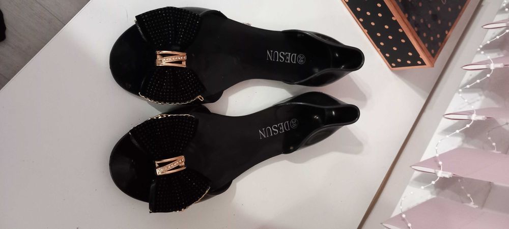 Обувки, маратонки,ботуши,сандали