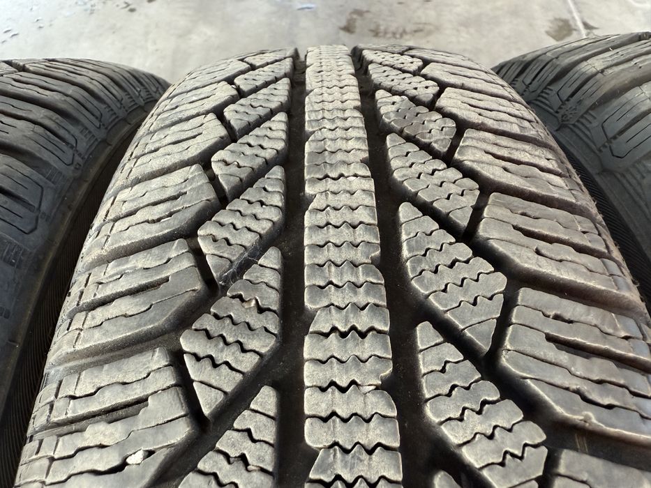 4бр. КАТО НОВИ Зимни Гуми 175/65R/15 -SEMPERIT- DOT:2623- 7.0мм+6.7мм