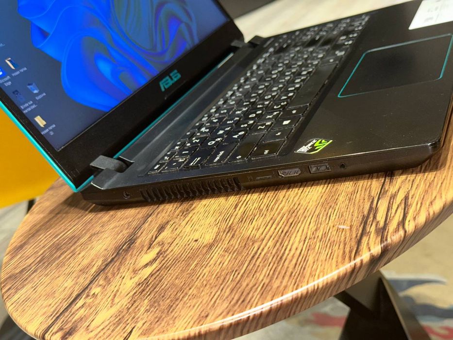 Asus X560UD ноутбук