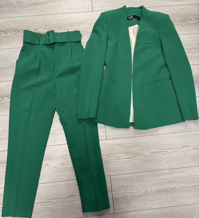 Costum Zara verde