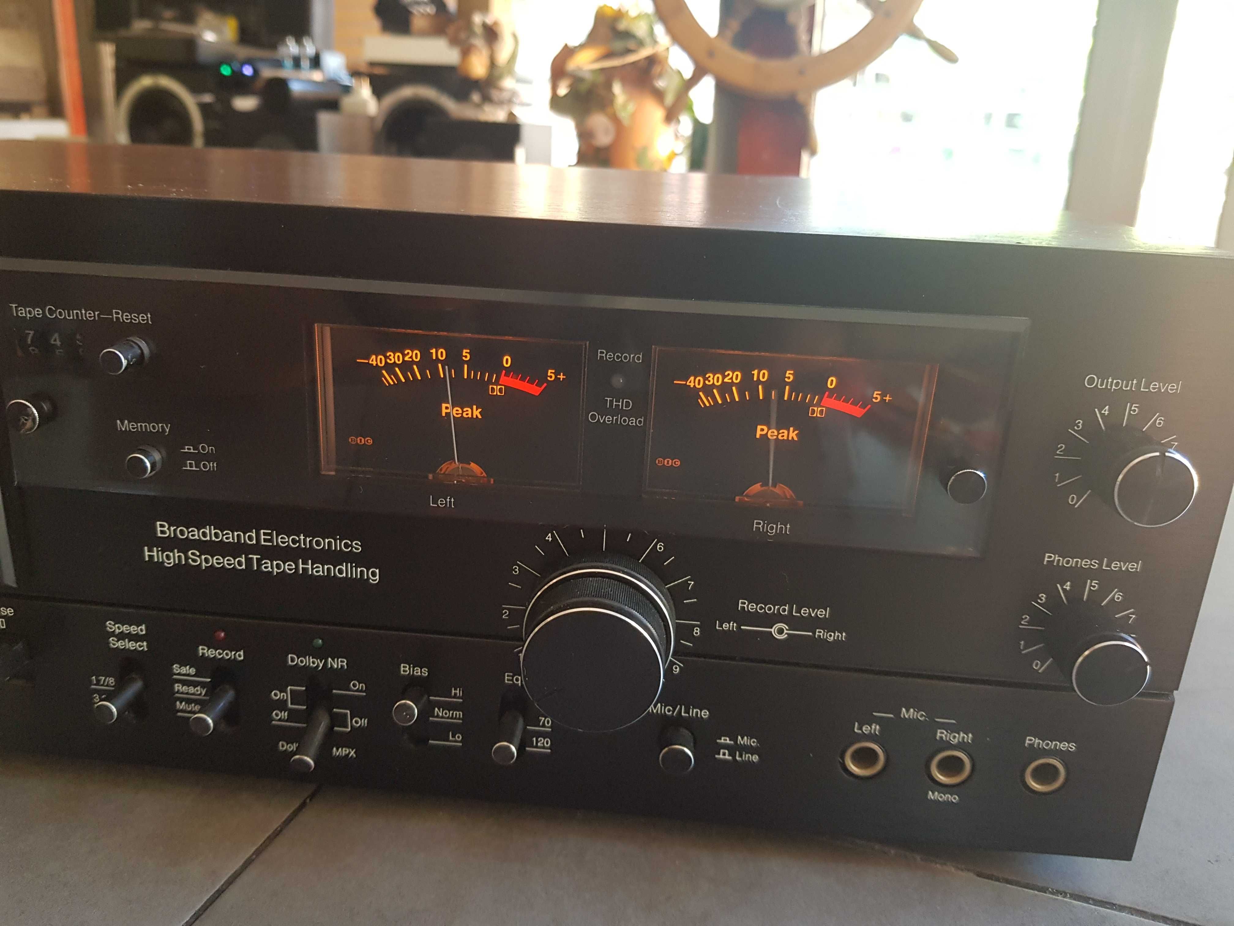 Deck BIC T-2  2-Speed Stereo Cassette Deck