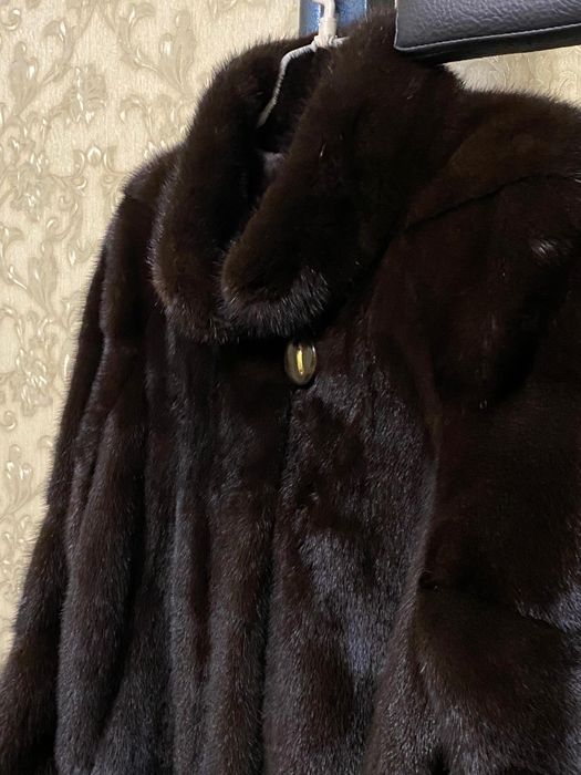 Продам норковую шубу почти новая в отличном состоянии.