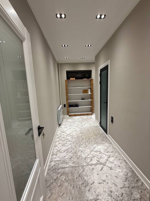 Продается, 1 линия  Чиланзар 20 , коммерческое помещение,