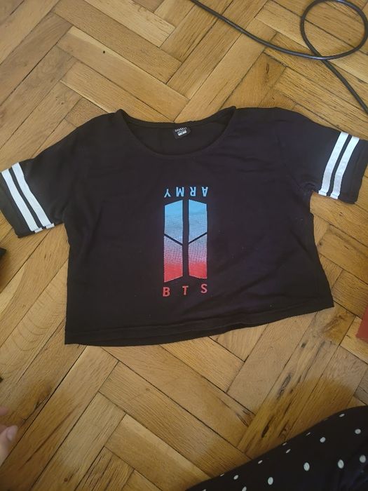 Тениска BTS S-размер