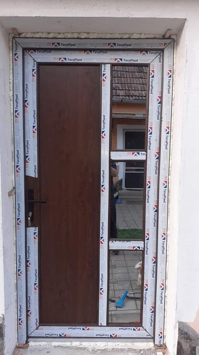 Montat uși interior,uși metalice