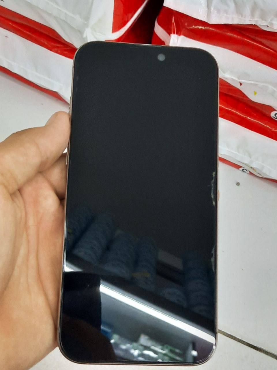 Iphone 16 pro max sotladi