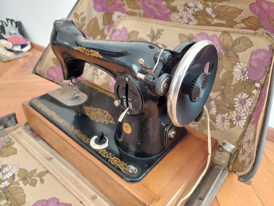 Mașină pentru cusut Podolsk MSh-2 vintage