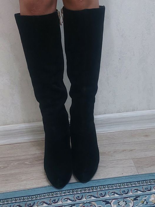 Продаю почти новые сапоги,  натуральный замша