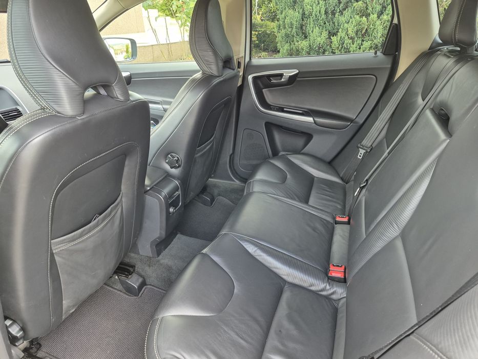 Volvo XC 60 R-Design 2.0 Drive 2011