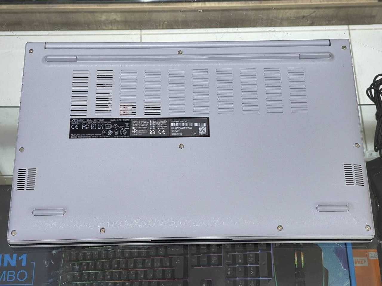 ASUS VivoBook X1504VAP Core 5-120U  ram 8 ssd 256