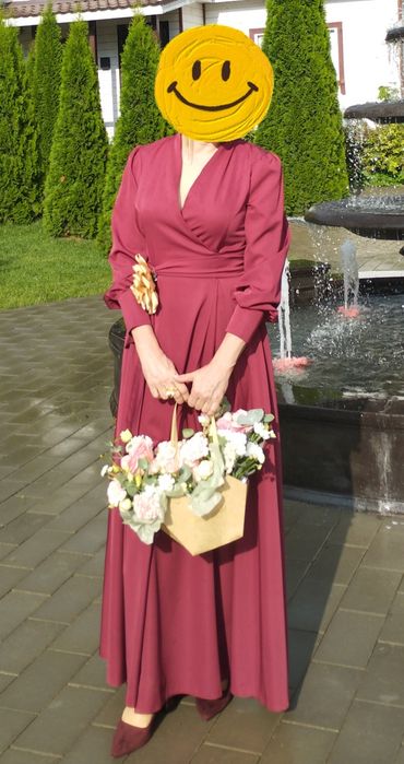 Платье праздничное.