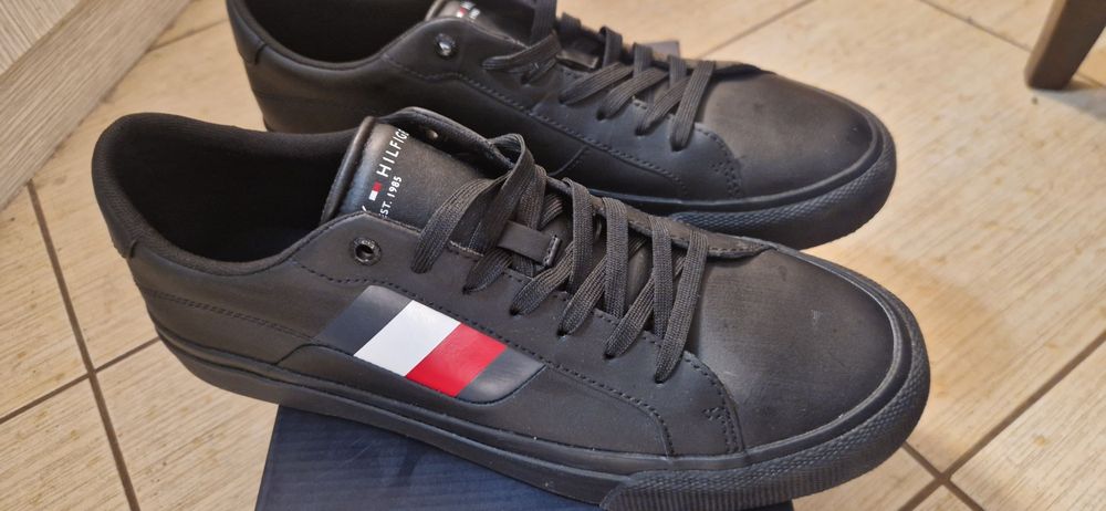 Tommy hilfiger кожени кецове