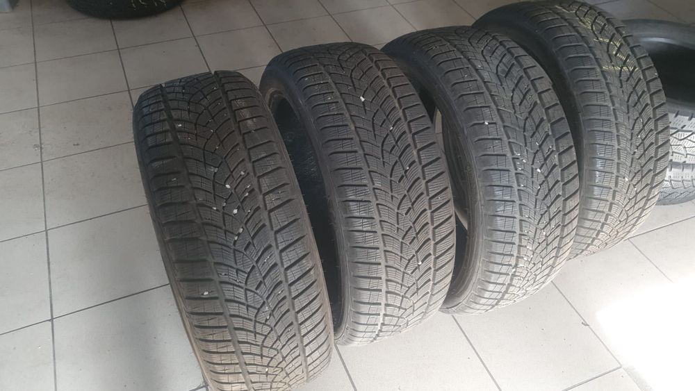 Anvelope de Iarnă Goodyear, 245 45 20, 8 mm, 2024, aproape NOI!