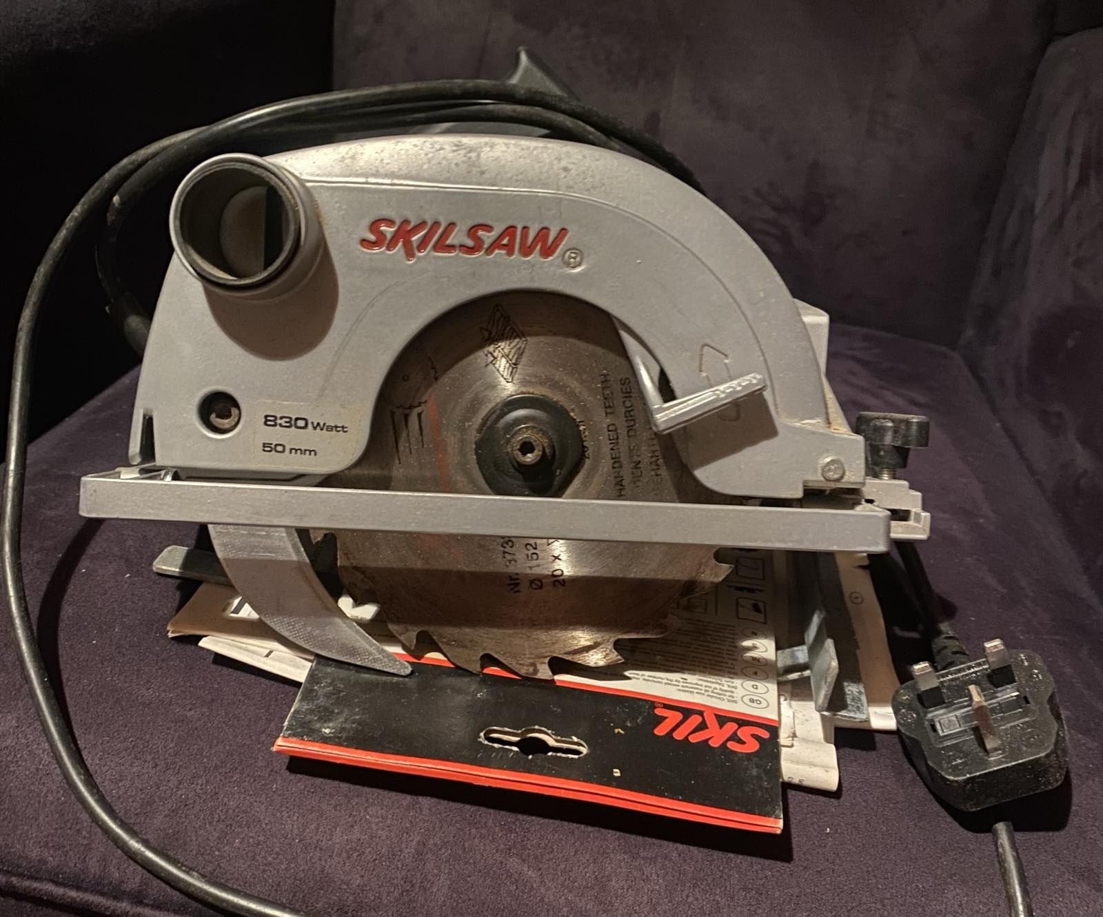 Циркуляр/Електрически трион Skil 850w. Спешно и изгодно!