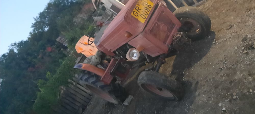 Vand tractor 445 viticol!!