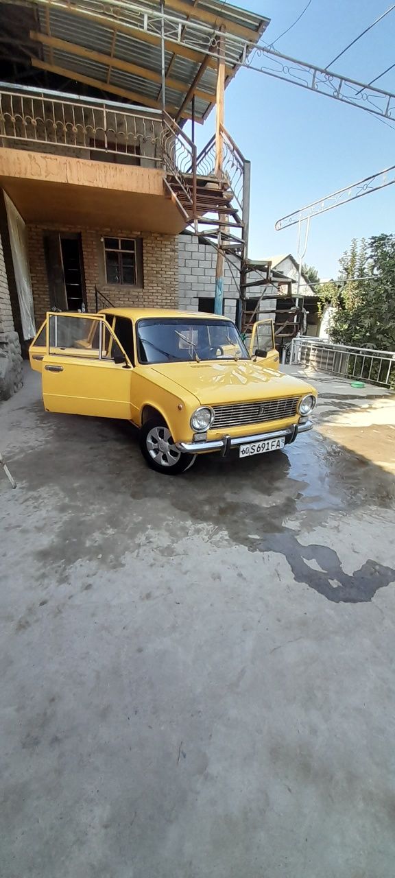 Yili 1981 vaz 2101 rangi sariq