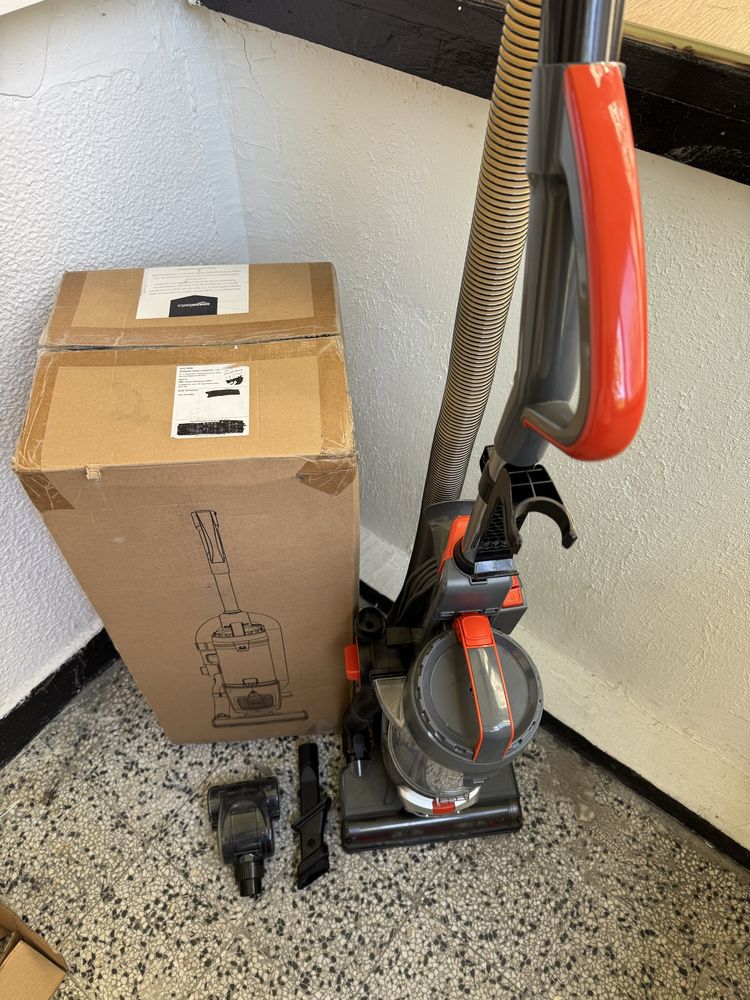 Вертикална Прахосмукачка с Кабел Amazon Basics VUS30ASS5, 700W, HEPA!