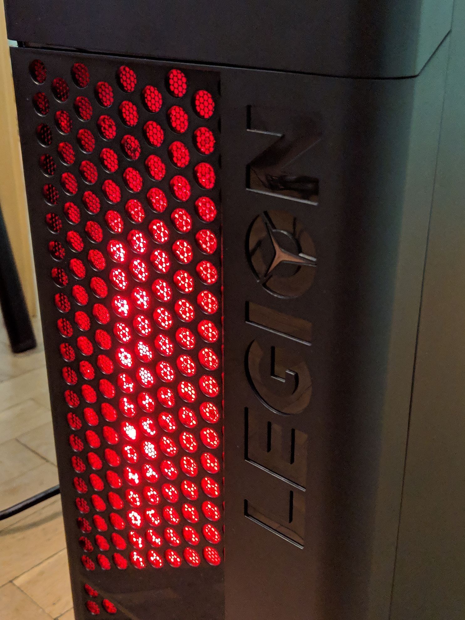 Геймърски компютър Lenovo Legion T530