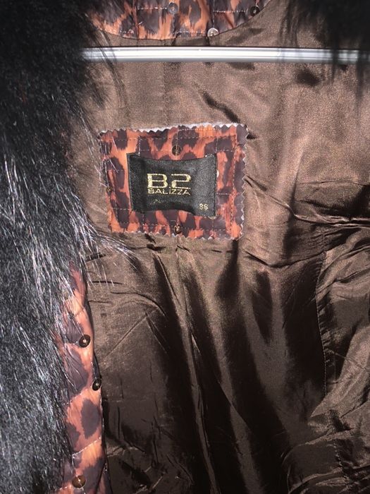 Продам шикарную лаковую куртку