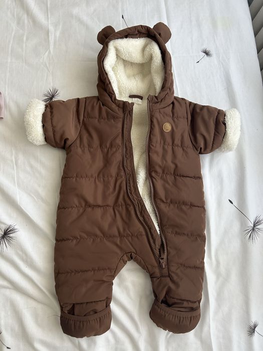 Vand geaca tip costum de iarna pentru bebelusi
