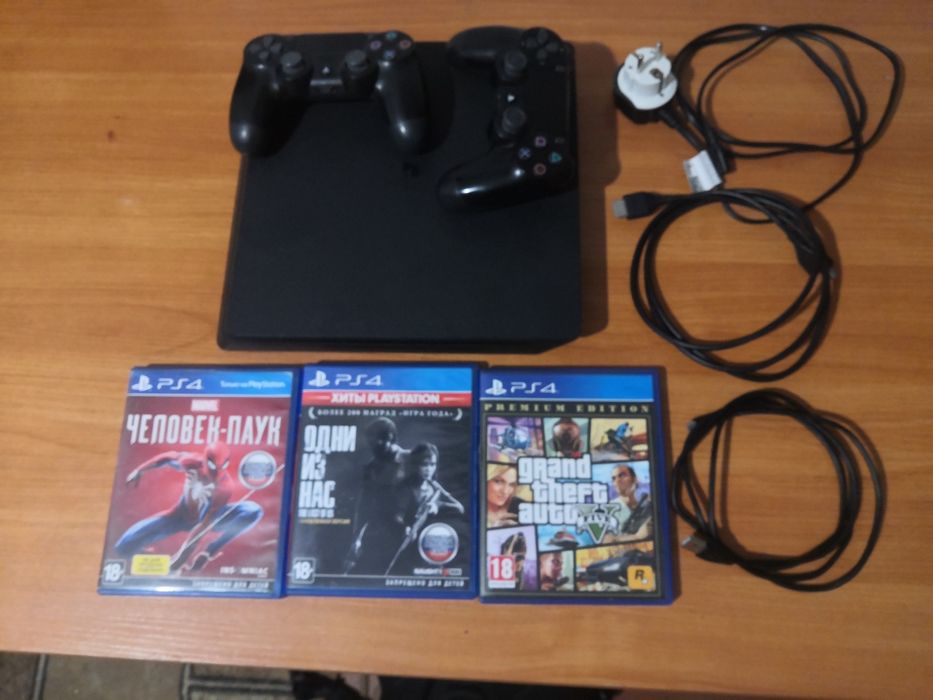 Продам PS4 слим или обмен на телефон.