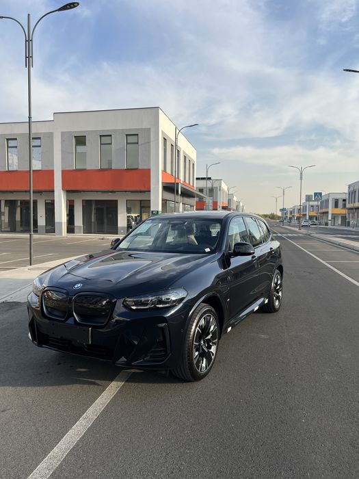 Bmw ix 3 M 40 L  2025 yil nomer taqilgan tayor