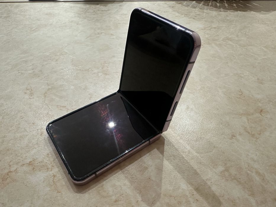 Samsung Galaxy Z Flip 4, 256GB/8RAM