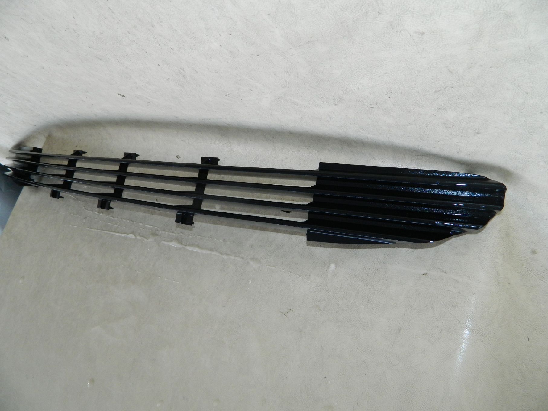 Grila intre proiectoare, Ford Fiesta, 95-99, 96FB-17B968-AC